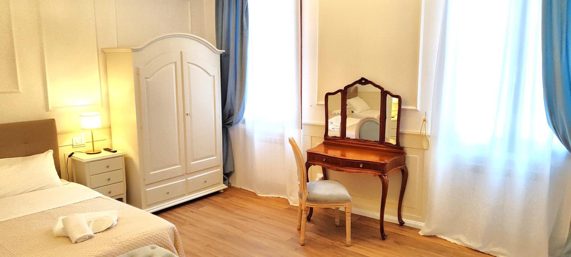 Oliver Twist In Apartment Venice
